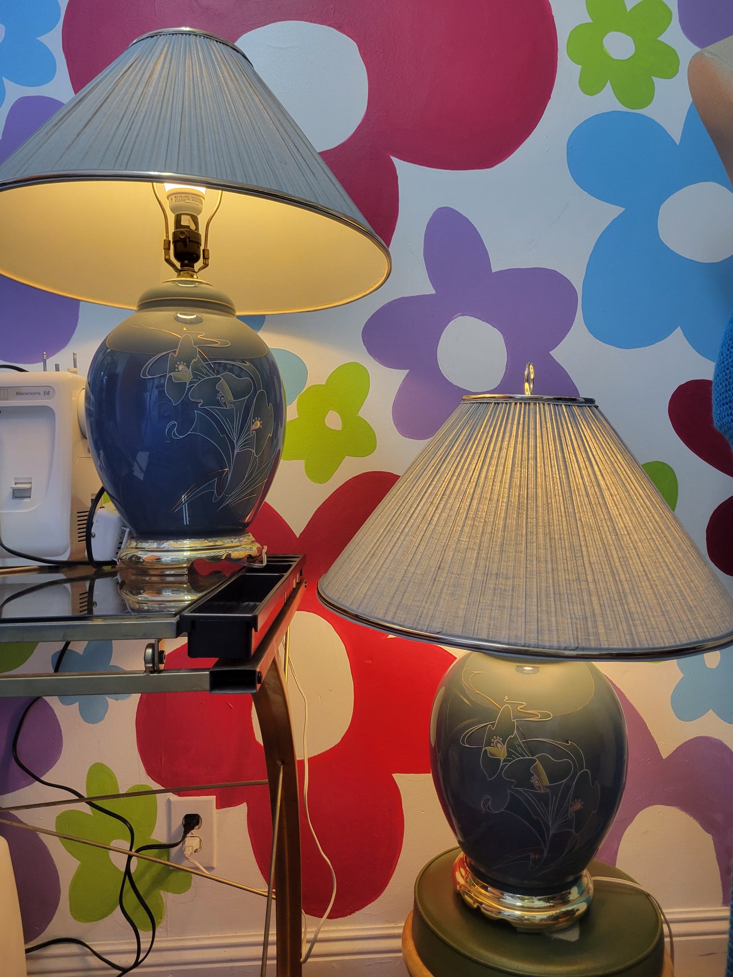 80s Art Deco Floral Lamp Pair π·