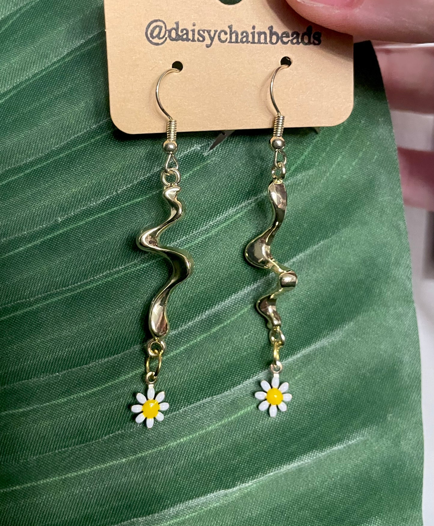 ‘Bailey’ Daisy Wave Earrings