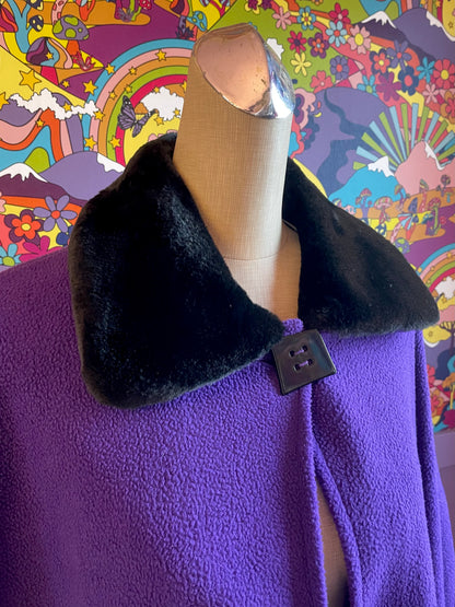 Faux fur collar on vintage 90s cape available in hamilton